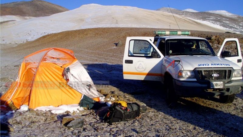 Rescatan de la cordillera a montañista en grave estado de salud