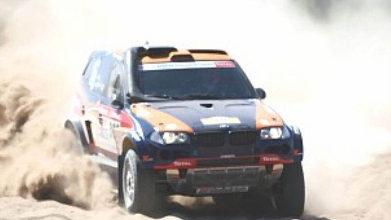 La increíble historia del corredor del Dakar que llegó al centro a comprar repuestos