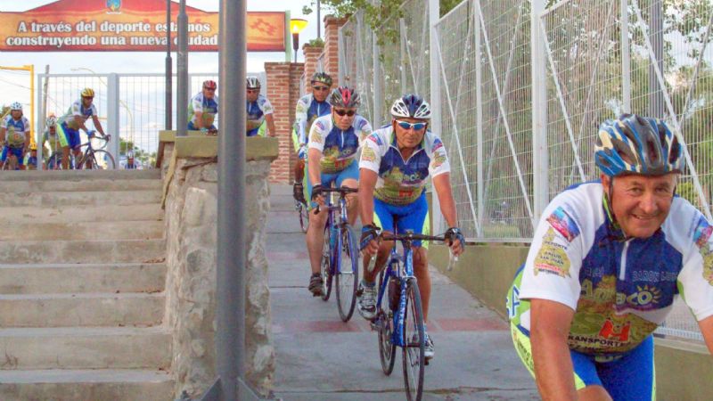 Ciclistas de San Juan a los pies de la “Morena”