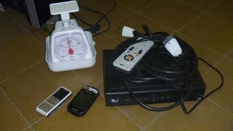 Secuestran artículos sin papeles