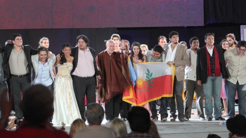 La delegación de Catamarca puso de pie a Cosquín