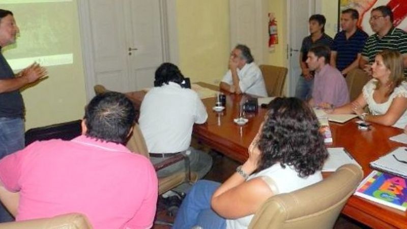 Jalil y su gabinete tomaron lecciones de trabajo social