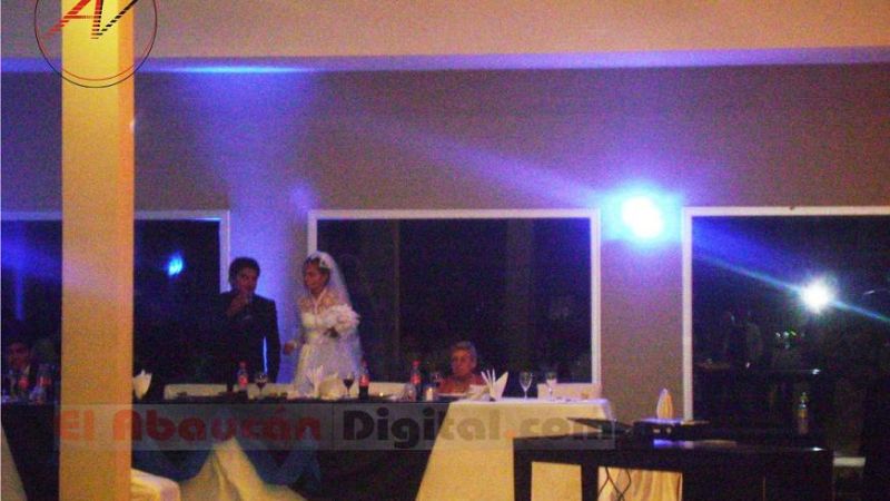 Se casaron en el Paso San Francisco a 3.400 metros sobre el nivel del mar