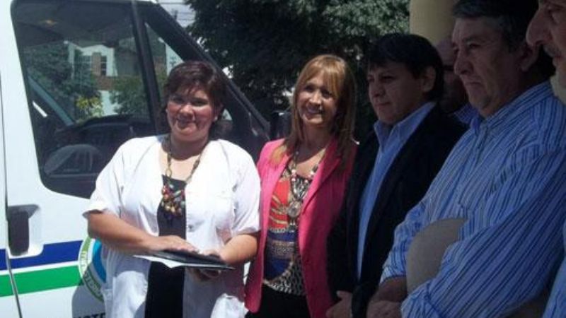Entregan ambulancia al hospital de Santa María