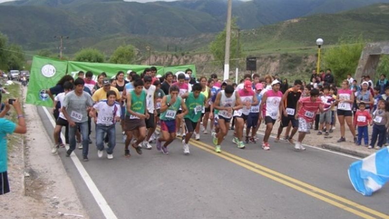 250 atletas en el Llastay, que ganaron Herrera y Paola Maza
