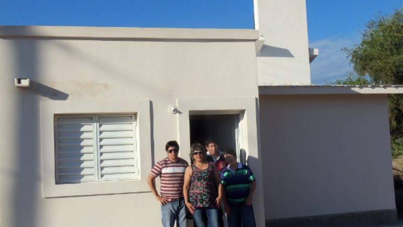Dos familias recibieron viviendas sociales del Gobierno de Corpacci