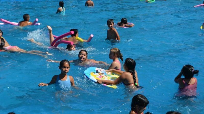 Más de 200 niños disfrutan de la Colonia de Vacaciones