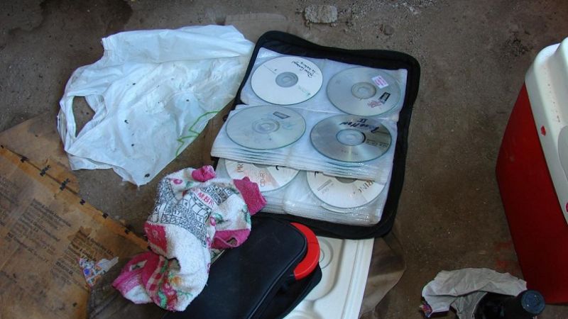 Encuentran una moto, estéreos y otros elementos  