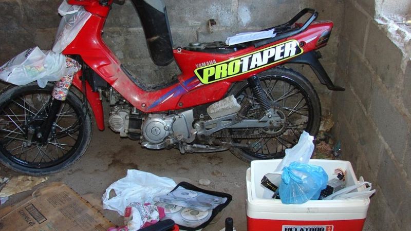 Encuentran una moto, estéreos y otros elementos  