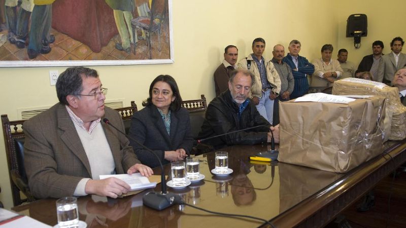 Avances para nuevas obras de riego y subsidios a productores