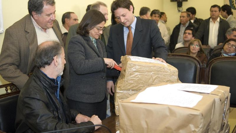 Avances para nuevas obras de riego y subsidios a productores