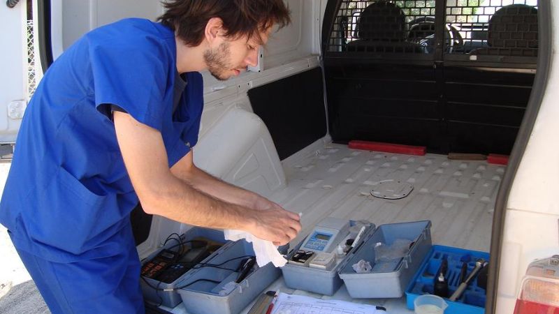 Se realizan controles del agua potable que es apta para el consumo