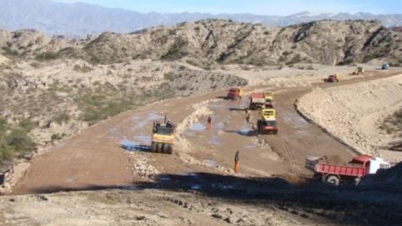 Por crecientes, interrumpen paso por los ríos Villa Vil, Los Nacimientos y Hualfín