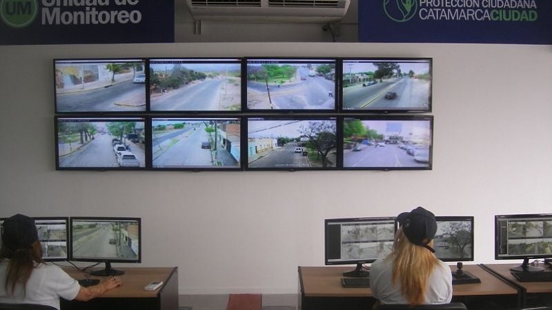 Giró en U y chocó un motociclista