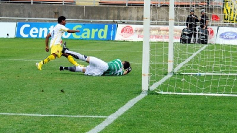 Villa Cubas y Policial se repartieron todo: 2 a 2	