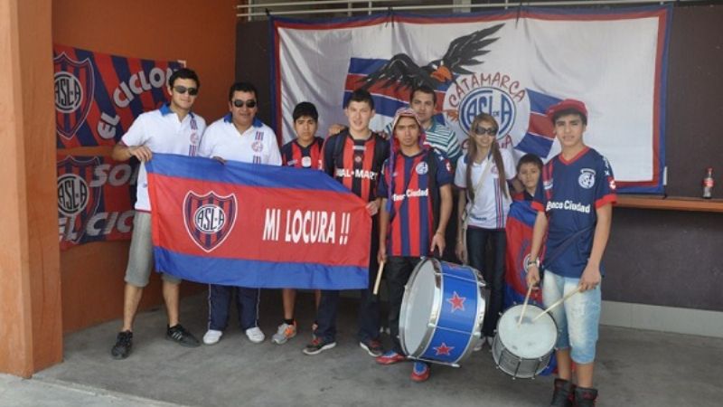 Vendrán 100 micros y 9 aviones con hinchas “cuervos”