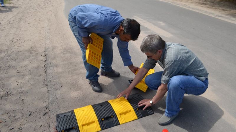 Instalan reductores de velocidad en Valle Viejo