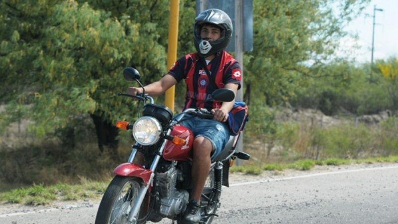 El salteño que vino en moto para ver la final