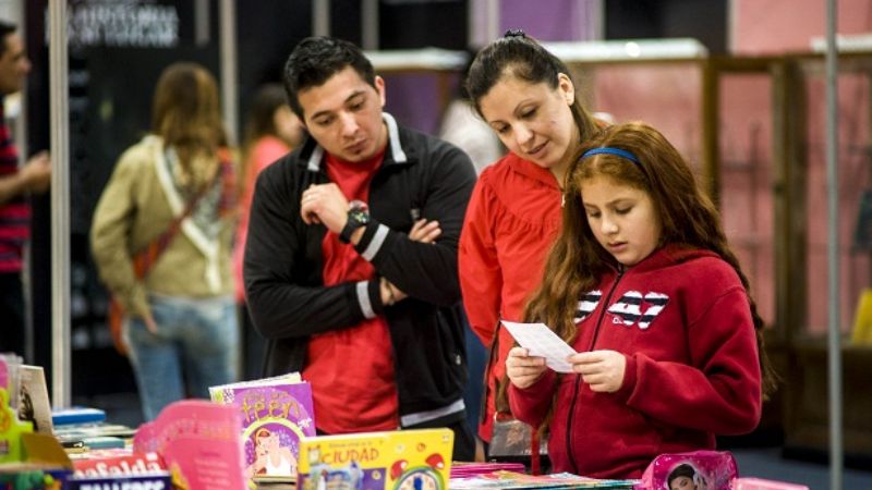 Mucha gente se dio cita en la apertura de la 10° edición de la Feria del Libro