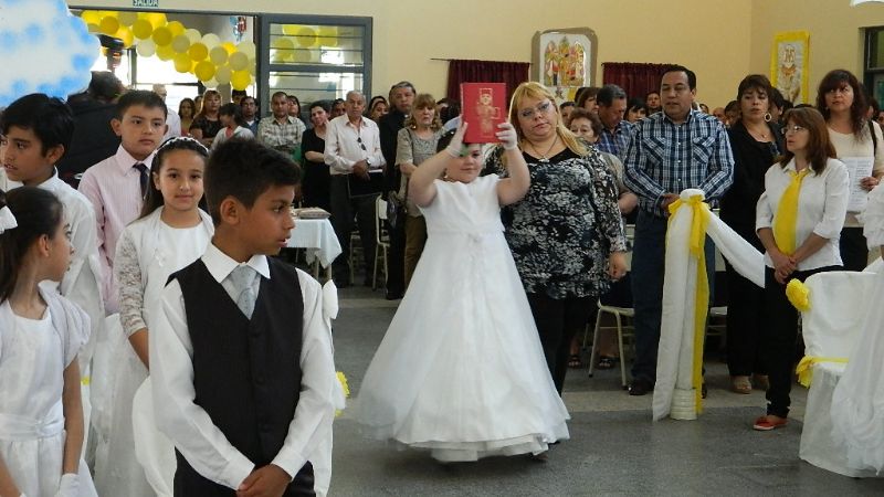 Más de 30 pequeños recibieron su Primera Comunión 