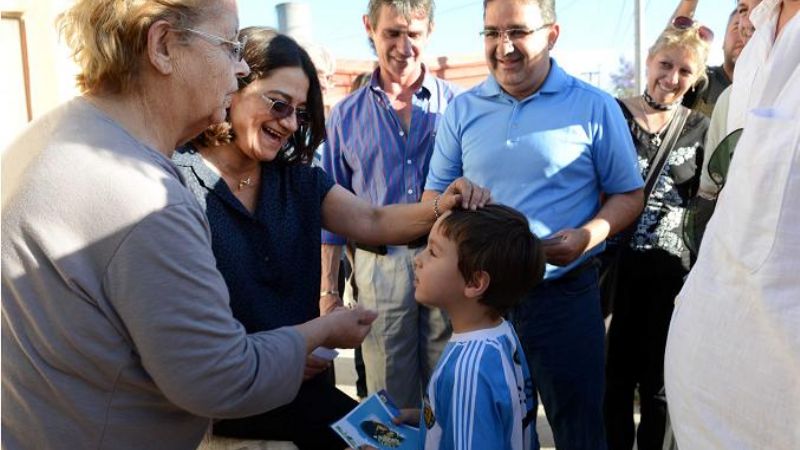 Junto a candidatos del FPV, la Gobernadora caminó el Circuito 7