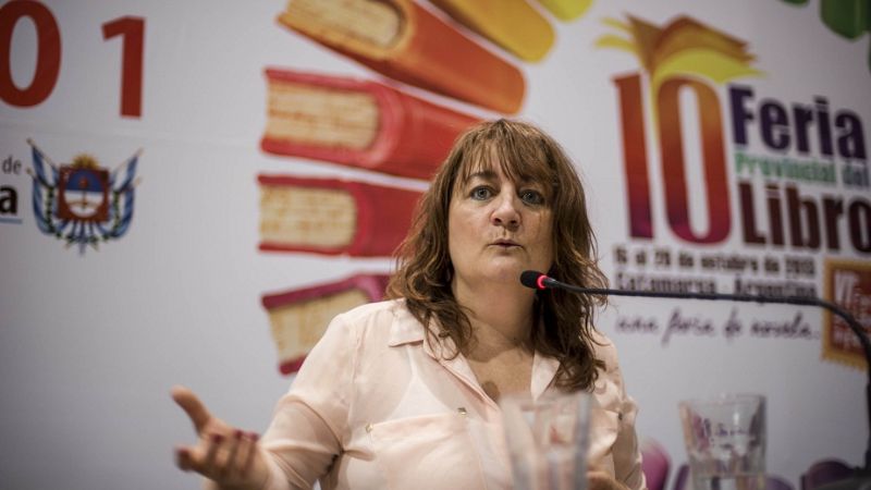 Ángela Pradelli disertó sobre “El Sentido de la Lectura”