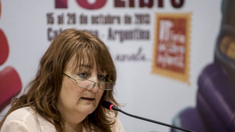 Ángela Pradelli disertó sobre “El Sentido de la Lectura”