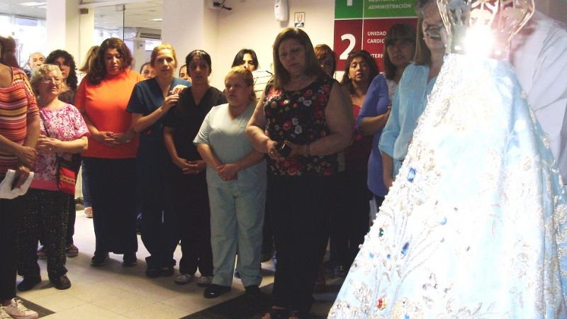 La Imagen de la Virgen del Valle, en la escuela de Villa Dolores y centros de salud de Capital