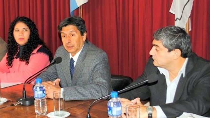 Abren sobres por línea de 33 KV de Ampajango a Santa María