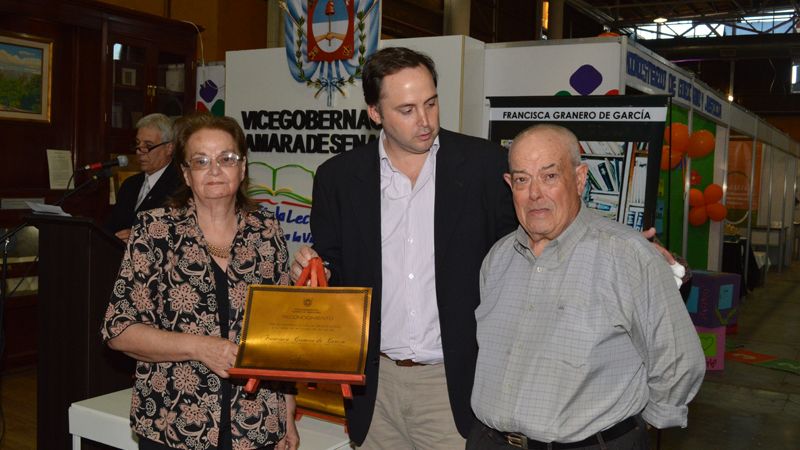 Mera reconoció a escritores catamarqueños