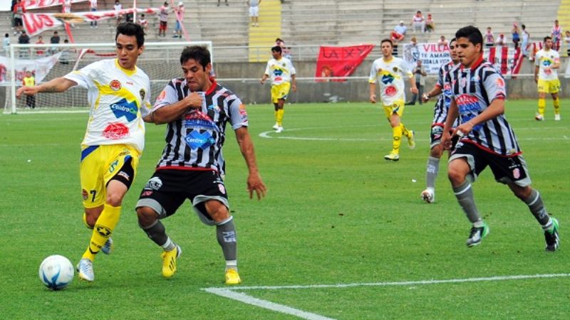 Policial busca su primer éxito como local 