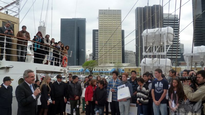 Regresaron los jóvenes que viajaron en la Fragata Libertad