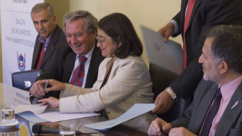 Convenio para la construcción de puente en el Rio Abaucán