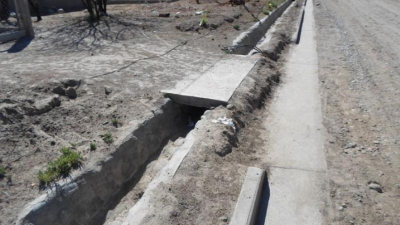 Más cordones cuneta en San José