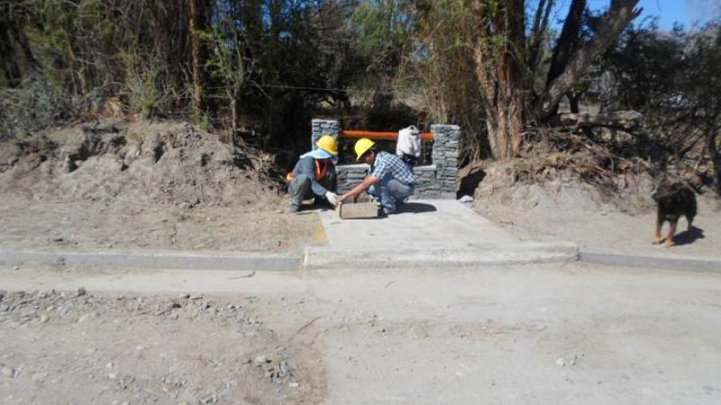 Más cordones cuneta en San José