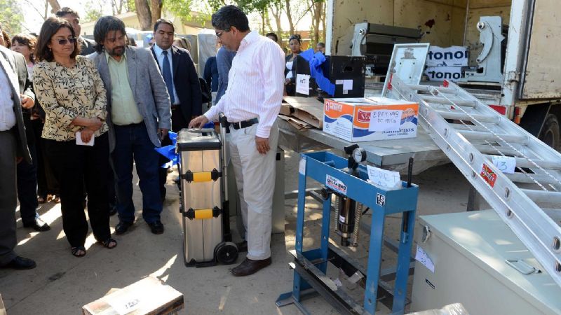 Entregan equipamientos a Escuelas Técnicas