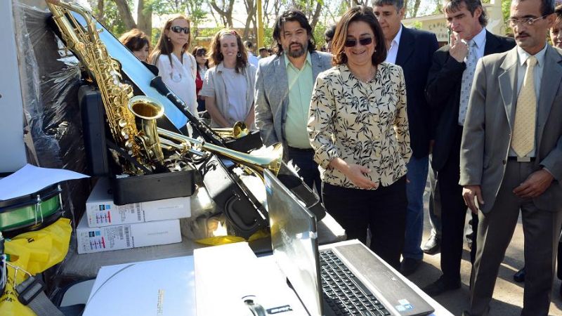 Entregan equipamientos a Escuelas Técnicas