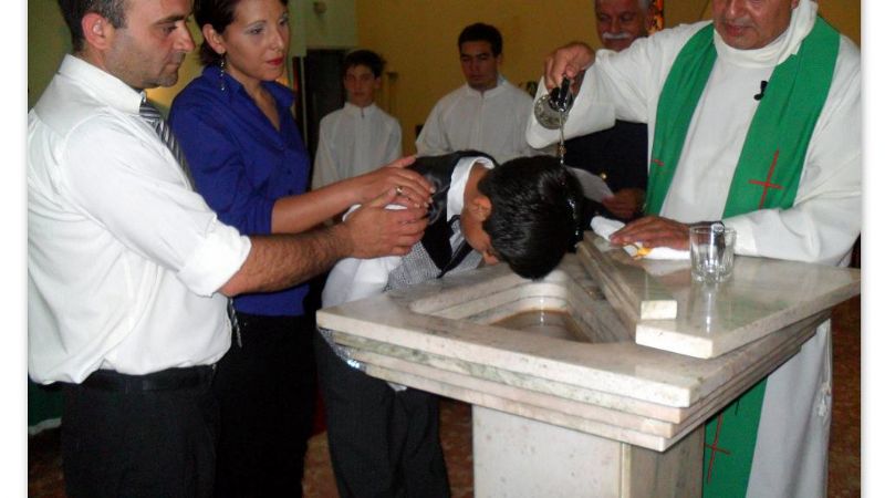 Adolescentes fueron bautizados y recibieron la comunión 