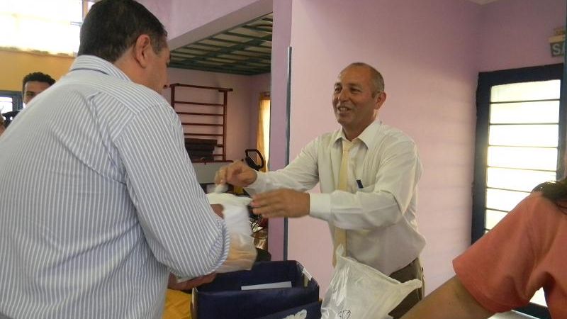 Entrega plantillas ortopédicas a CAPS