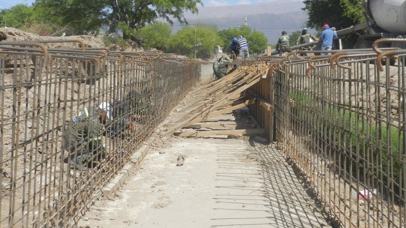 Obras de desagües pluviales en Villa Eumelia