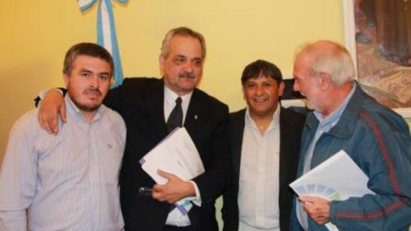 Andersch en la firma de convenio de gestión integral para el RSU