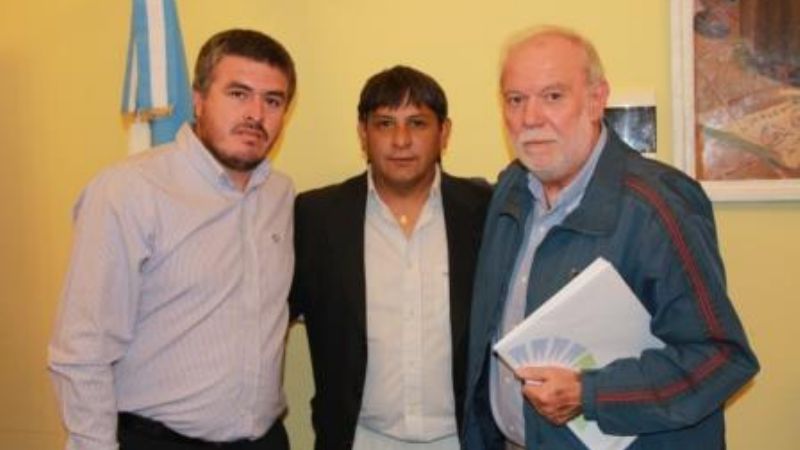 Andersch en la firma de convenio de gestión integral para el RSU
