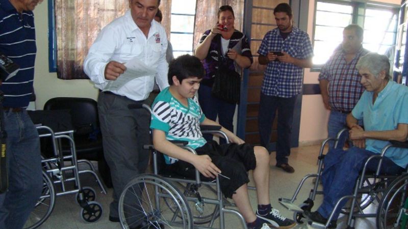 Entrega de sillas de ruedas  