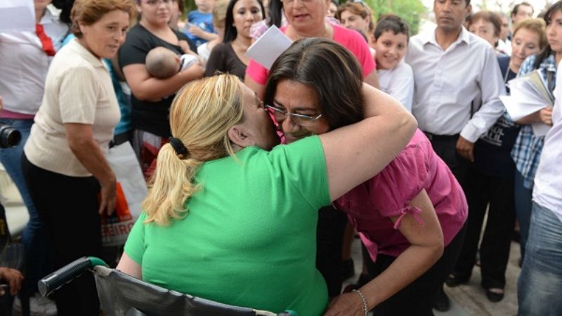Entusiasta caminata de Lucía por San Isidro, Valle Viejo