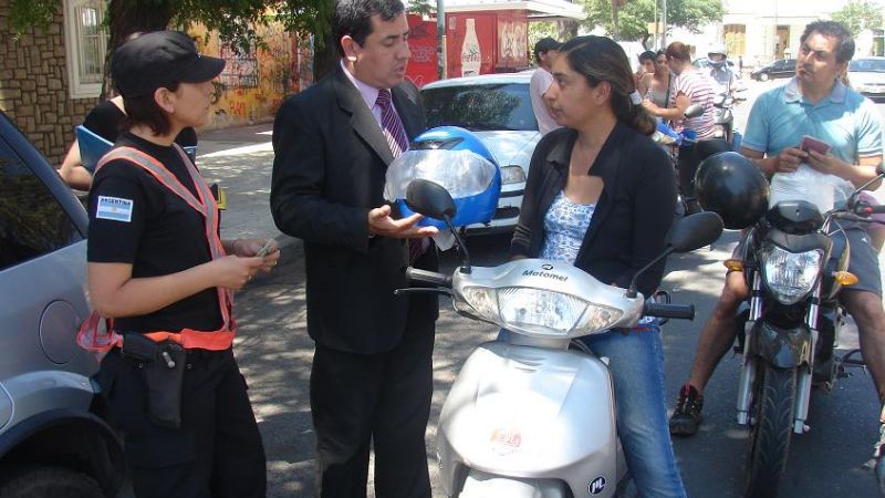 El Consejo de Seguridad Vial entregó cascos