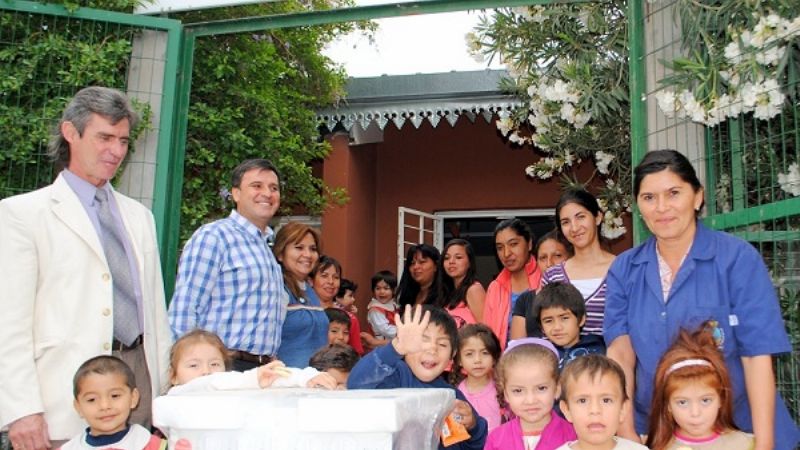 Donan cocina al Centro de Estimulación Infantil