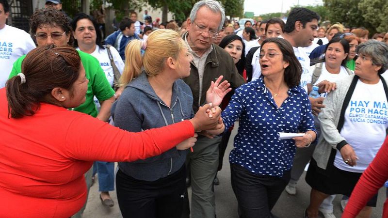 El Frente Para la Victoria cerró con caminatas por los barrios