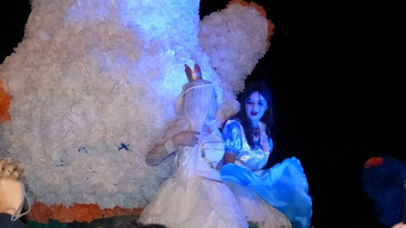 Alumnos de secundario se lucieron con sus carrozas