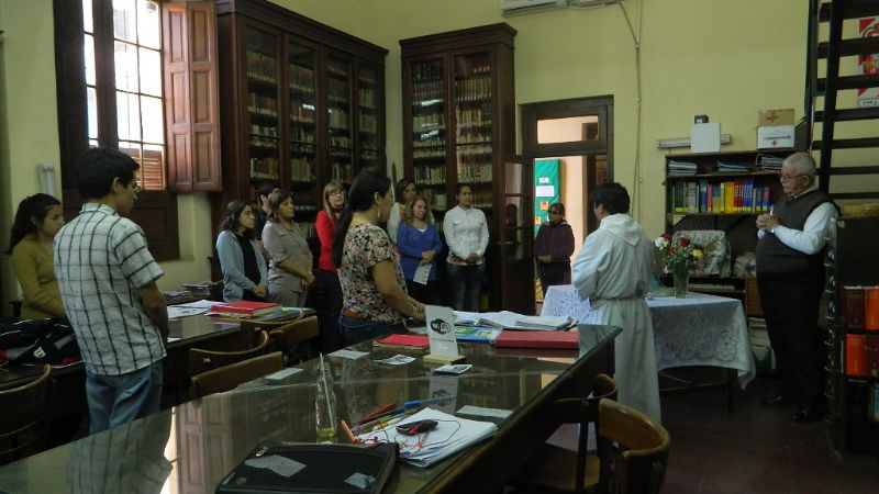 Bibliotecarios recibieron la visita de la Virgen del Valle