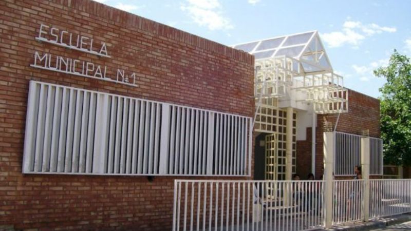 Las escuelas municipales de la Capital a clases